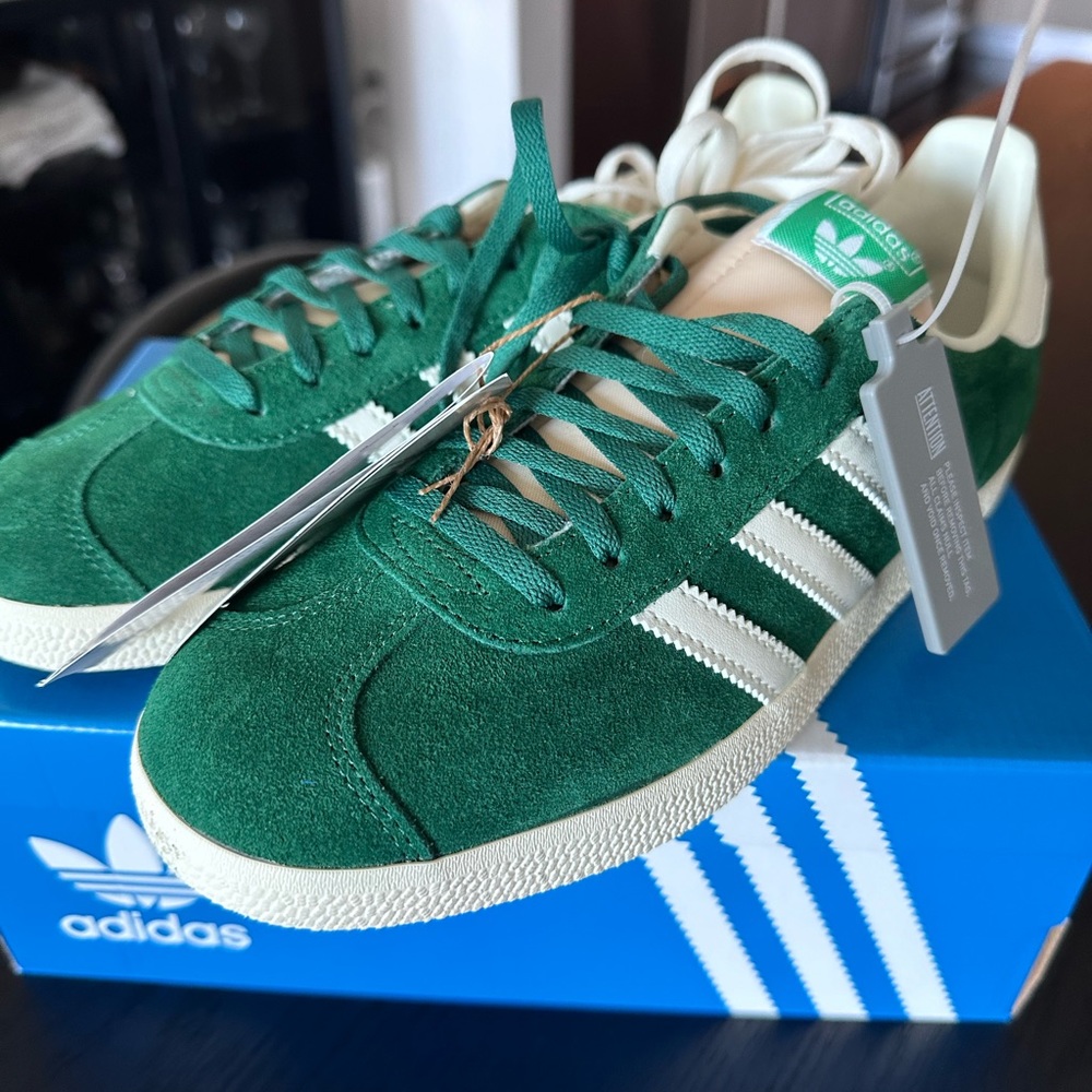 NWT Addias Gazelle Men’s 6 fits W 7.5 Green Suede